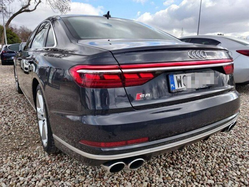 Używany Audi S8 571 KM (419 kW) 2020 Inny (metalik) Sedan/Limuzyna