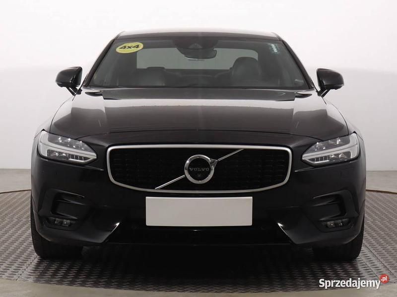 Używany Volvo S90 2017 Czarny Sedan/Limuzyna