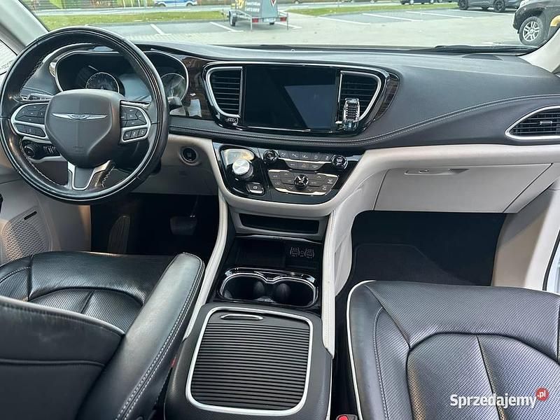 Używany Chrysler Pacifica Limited 2022 Van