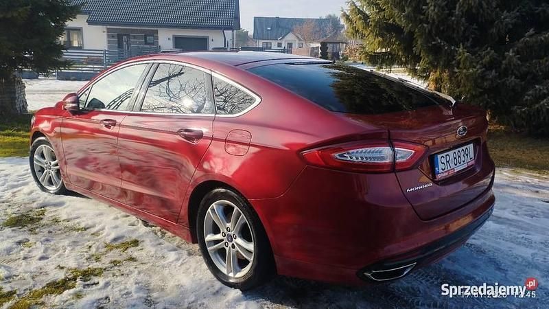 Używany Ford Mondeo 2014 Wiśniowy Hatchback