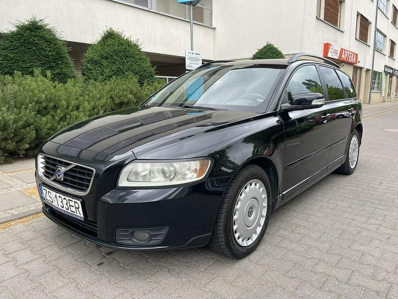 Czarny (metalik) Używany 2009 Volvo V50 Kombi | 15 900 zł (Dość drogi) - Obraz 1/4