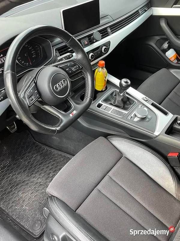 Używany Audi A4 2016 Czarny Kombi
