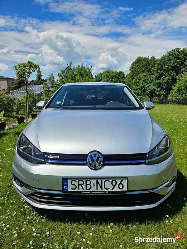Srebrny Używany 2018 VW Golf VII Hatchback | 61 000 zł (Uczciwa cena) - Obraz 1/4