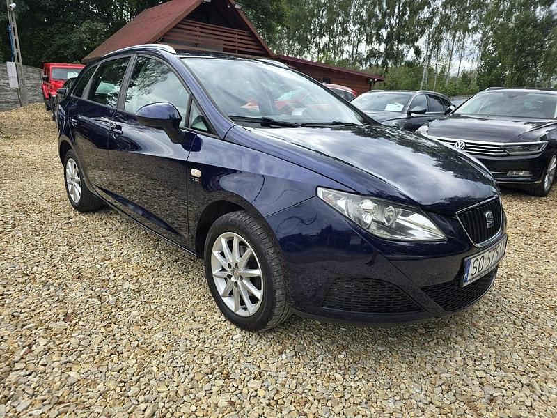 Niebieski ciemny (metalik) Używany 2011 Seat Ibiza ST Kombi | 19 900 zł (Uczciwa cena) - Obraz 1/4