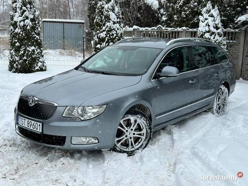 Używany 2011 Skoda Superb Kombi | 37 900 zł (Dość drogi) - Obraz 1/4