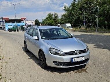 Srebrny Używany 2010 VW Golf VI Kombi | 15 999 zł (Uczciwa cena) - Obraz 1/4