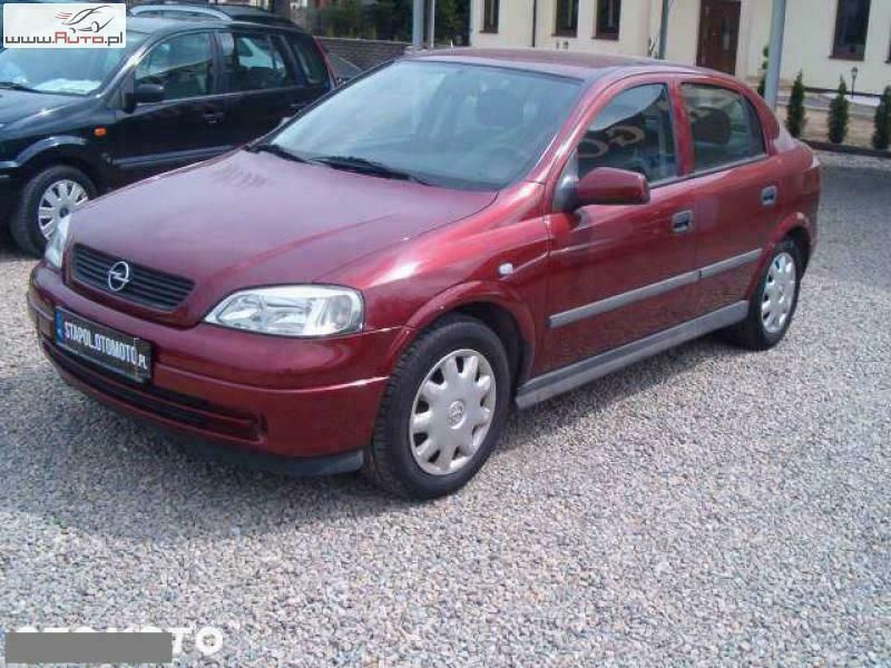 Używany Opel Astra 90 KM (66 kW) 2000 Czerwony (metalik) Hatchback
