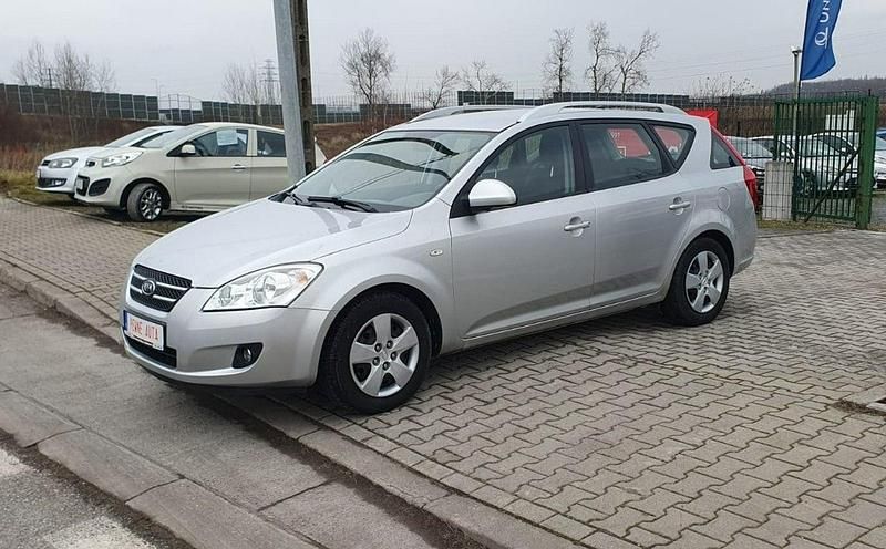 Srebrny Używany 2009 Kia Ceed 2 Kombi | 16 900 zł (Uczciwa cena) - Obraz 1/4