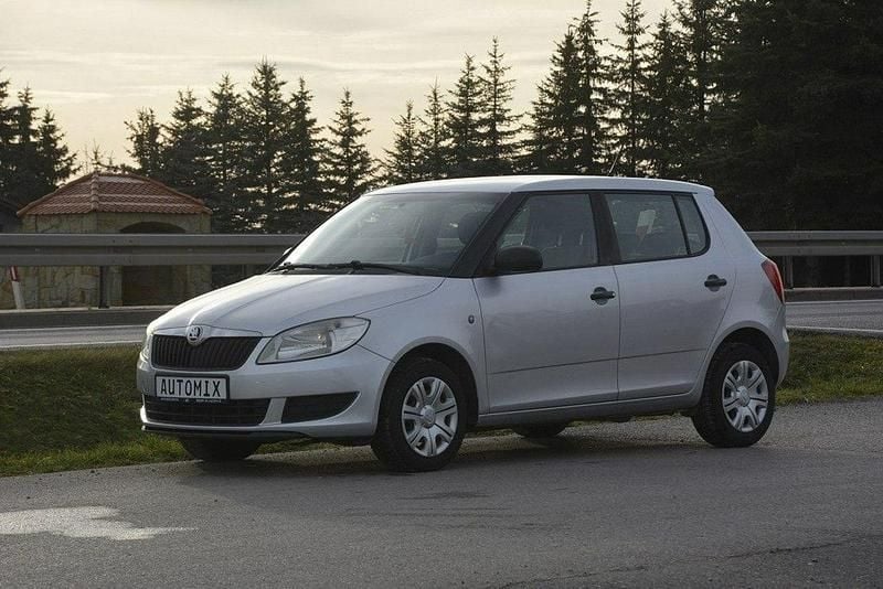 Używany Skoda Fabia 75 KM (55 kW) 2014 Srebrny Hatchback