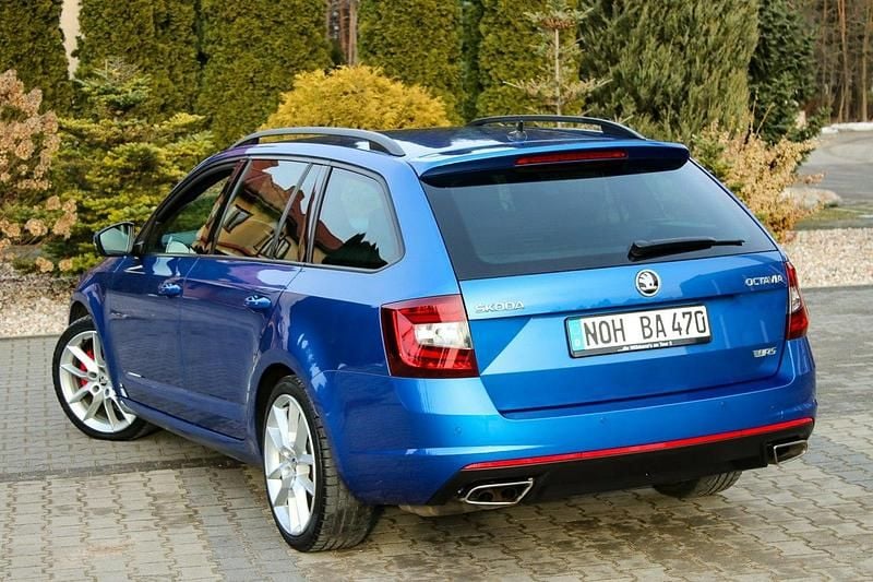 Używany Skoda Octavia RS 184 KM (135 kW) 2018 Niebieski Kombi