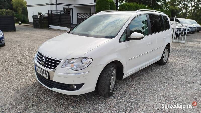 Biały Używany 2009 VW Touran Minivan | 20 900 zł (Uczciwa cena) - Obraz 1/4