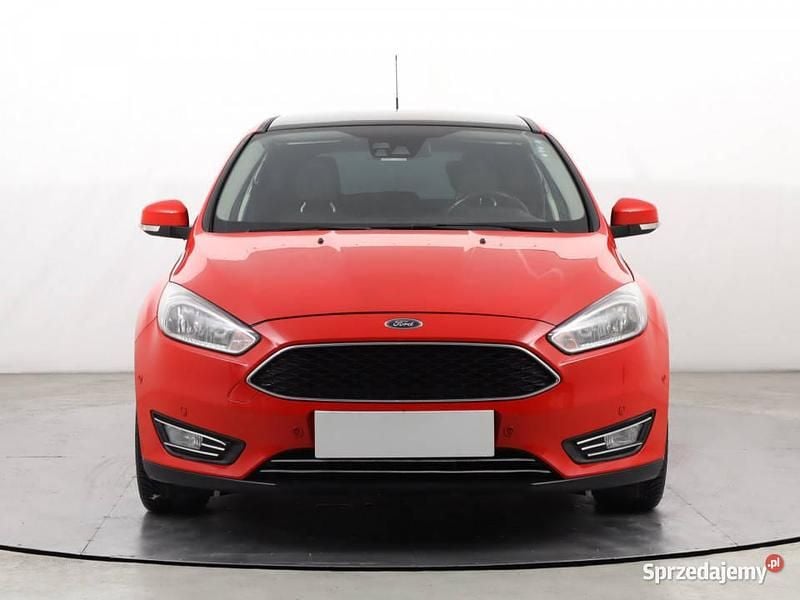 Używany Ford Focus 120 KM (88 kW) 2015 Czerwony Hatchback
