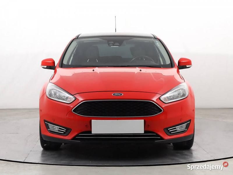Czerwony Używany 2015 Ford Focus Hatchback | 27 999 zł (Uczciwa cena) - Obraz 1/4