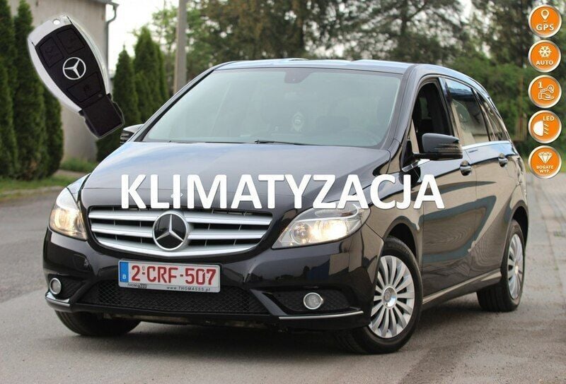Czarny Używany 2012 Mercedes B180 Minivan | 31 900 zł - Obraz 1/4