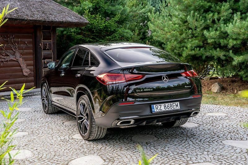 Używany Mercedes GLE400 330 KM (242 kW) 2023 Czarny Coupe