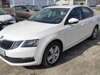 Biały Używany 2018 Skoda Octavia Active Hatchback | 55 950 zł (Drogi) - Obraz 1/4