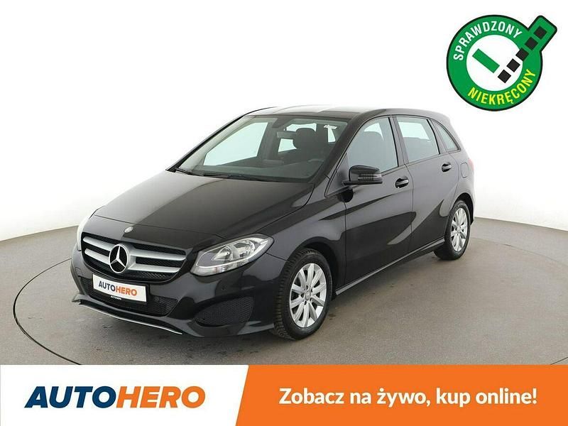 Używany Mercedes B180 122 KM (89 kW) 2015 Czarny Minivan