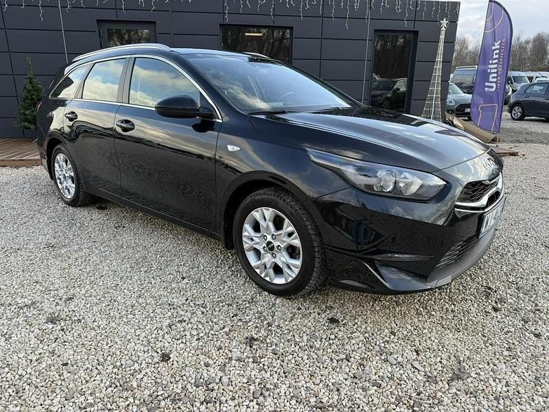 Używany Kia Ceed 100 KM (73 kW) 2022 Czarny Hatchback