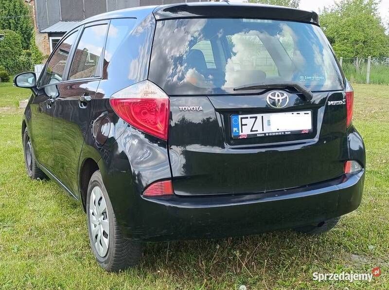 Używany Toyota Verso-S 2011 Minivan