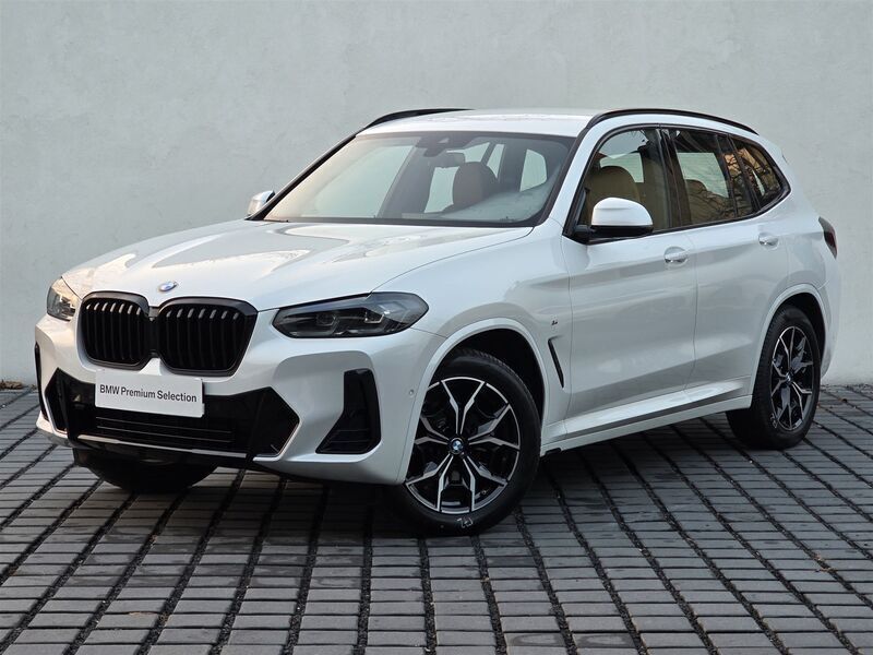 Biel mineralna metalizowany Używany 2024 BMW X3 Performance SUV | 229 900 zł (Dość drogi) - Obraz 1/3