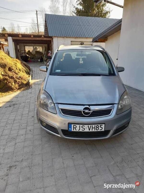 Srebrny Używany 2005 Opel Zafira Minivan | 8700 zł (Uczciwa cena) - Obraz 1/4