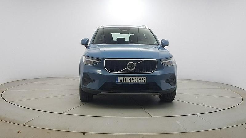 Używany Volvo XC40 Core 163 KM (119 kW) 2022 Niebieski SUV