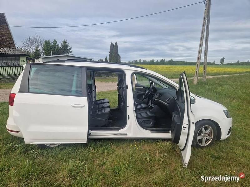 Biały Używany 2011 Seat Alhambra Minivan | 25 900 zł (Dobra cena) - Obraz 1/4