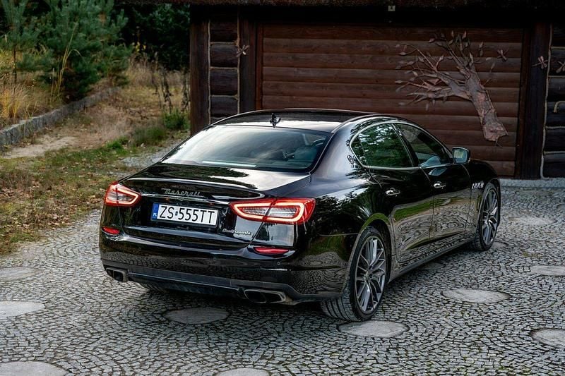 Używany Maserati Quattroporte 530 KM (389 kW) 2014 Czarny Sedan/Limuzyna