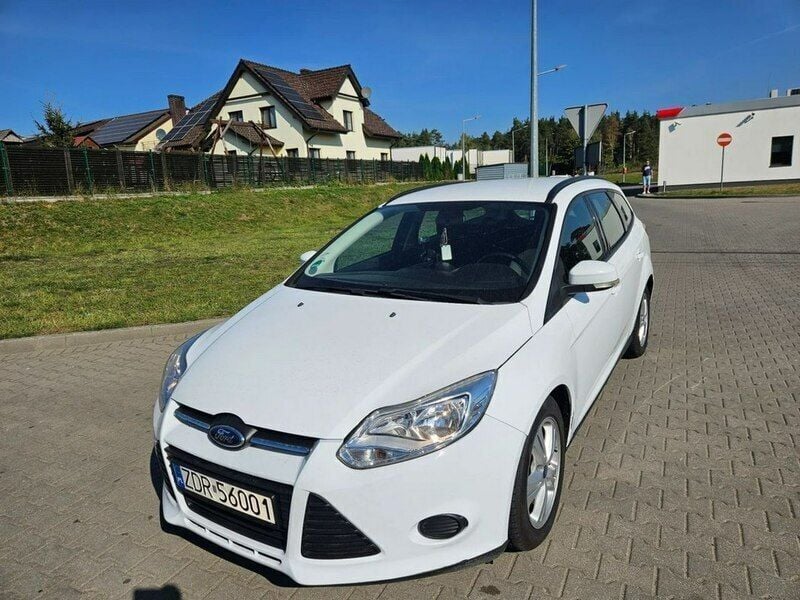 Używany Ford Focus 100 KM (73 kW) 2013 Biały (metalik) Kombi
