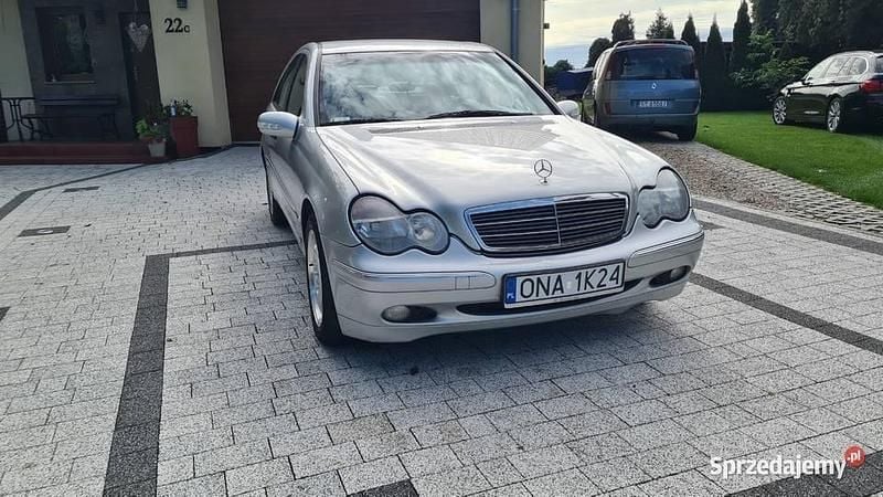 Używany Mercedes C270 2002 Srebrny Sedan/Limuzyna
