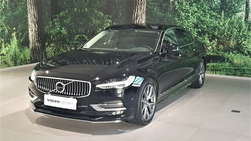 Używany Volvo S90 320 KM (235 kW) 2017 Czarny Sedan/Limuzyna