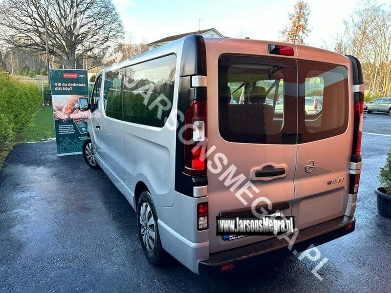 Używany Opel Vivaro 125 KM (91 kW) 2018 Szary Minivan
