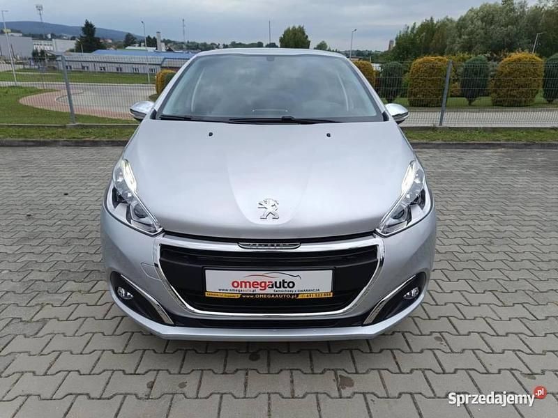 Szary Używany 2016 Peugeot 208 Hatchback | 33 000 zł (Dość drogi) - Obraz 1/4
