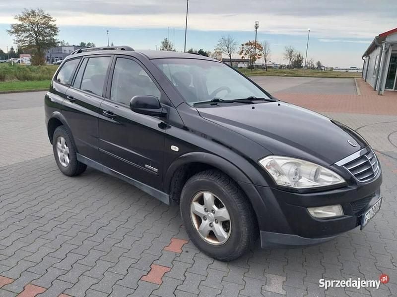Czarny Używany 2008 Ssangyong (KGM) Kyron SUV | 14 600 zł - Obraz 1/4