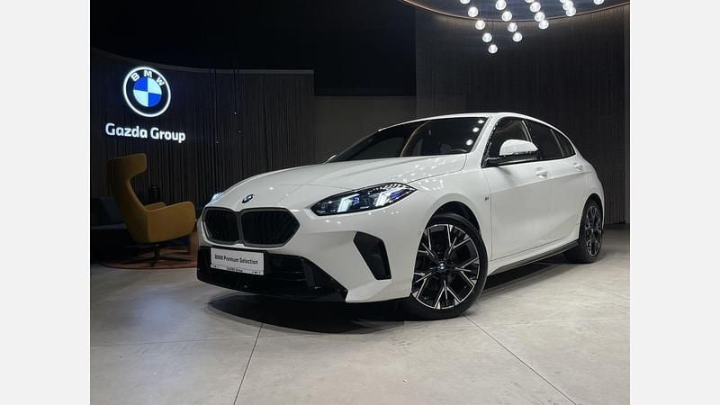 Biel alpejska Używany 2024 BMW 118 Shadowline Hatchback | 149 900 zł - Obraz 1/3
