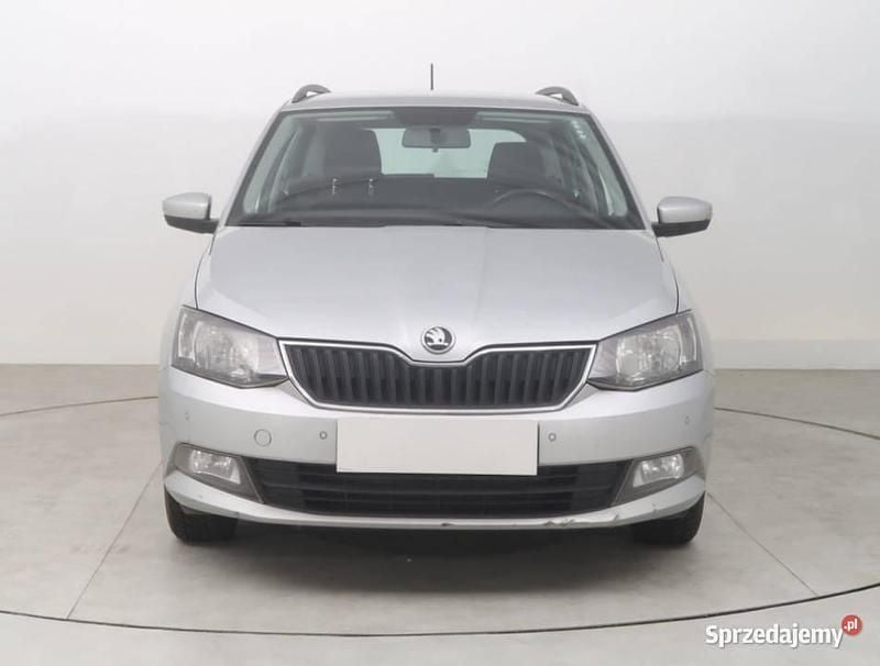 Używany Skoda Fabia 105 KM (77 kW) 2016 Srebrny Kombi