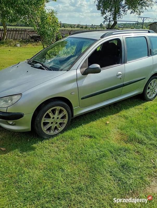 Srebrny Używany 2005 Peugeot 206 Kombi | 3950 zł - Obraz 1/4