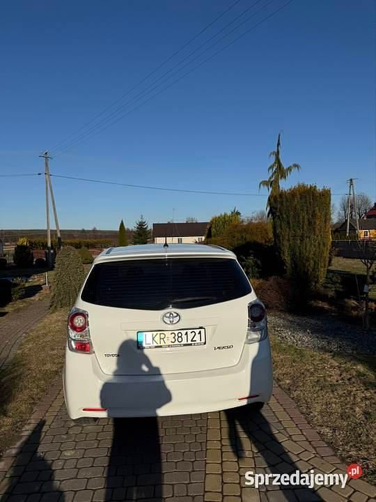 Używany Toyota Verso 2009 Biały Minivan