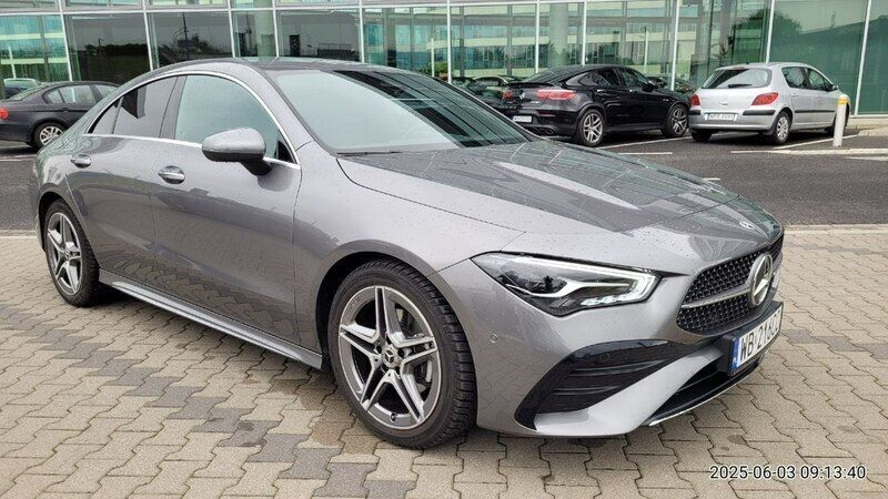 Szary Używany 2024 Mercedes CLA180 Sedan/Limuzyna | 116 600 zł (Uczciwa cena) - Obraz 1/4