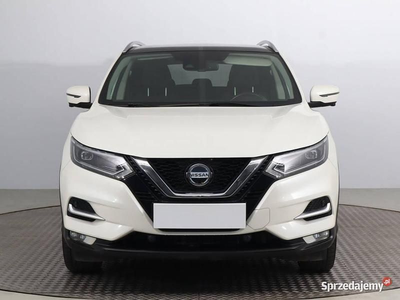 Biały Używany 2018 Nissan Qashqai SUV | 62 999 zł (Uczciwa cena) - Obraz 1/4