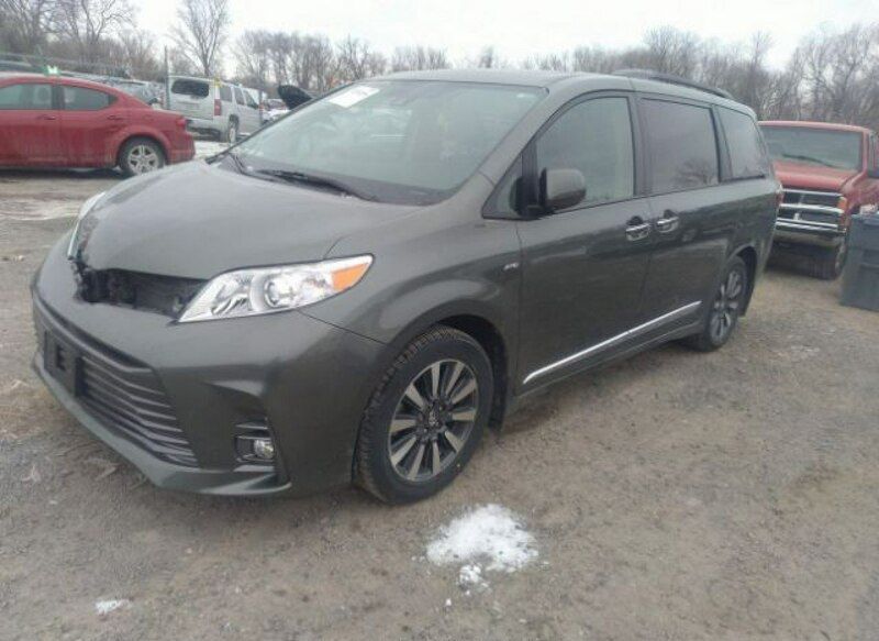 Używany Toyota Sienna XLE 296 KM (217 kW) 2019 Zielony Minivan