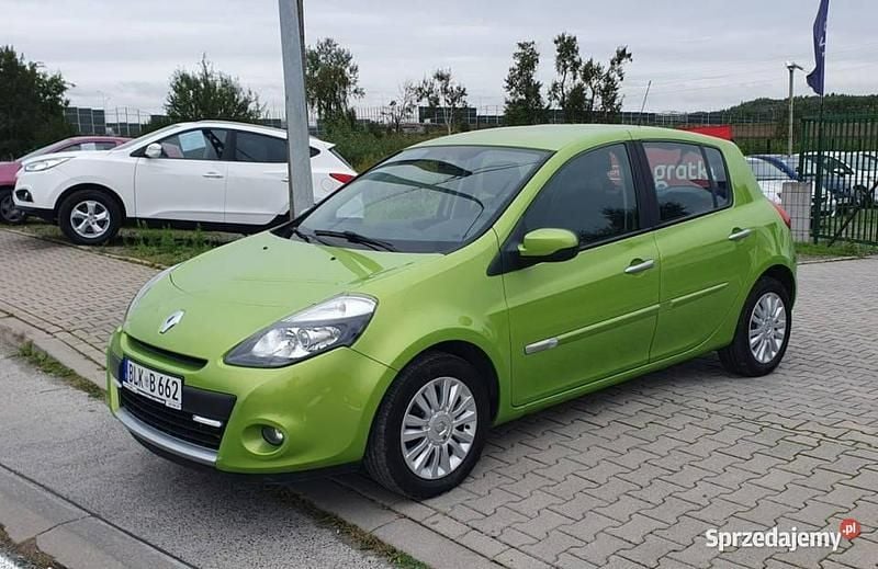 Zielony Używany 2010 Renault Clio II Hatchback | 17 800 zł (Uczciwa cena) - Obraz 1/4