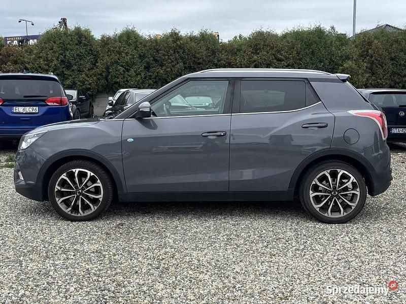 Używany Ssangyong (KGM) Tivoli 2017 Szary SUV