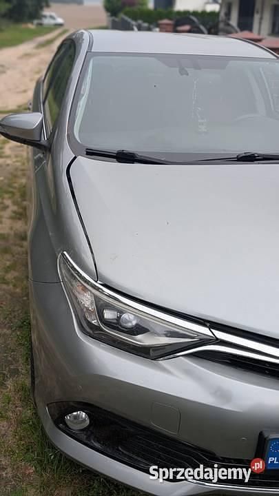 Używany 2016 Toyota Auris | 30 000 zł - Obraz 1/4