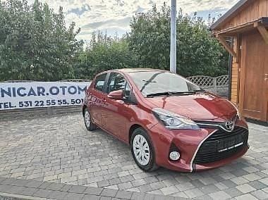 Bordowy (metalik) Używany 2017 Toyota Yaris Sedan/Limuzyna | 29 900 zł (Super Cena) - Obraz 1/4