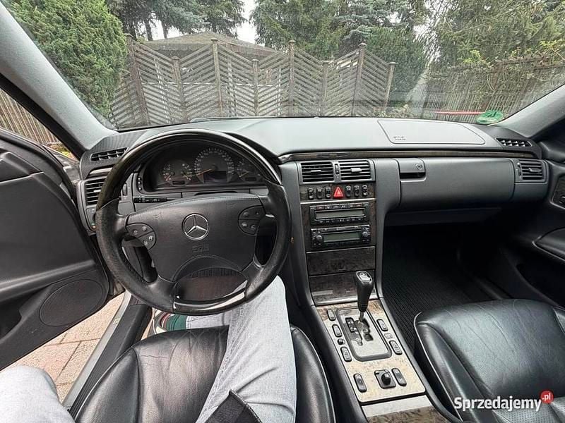 Używany Mercedes E430 2001 Sedan/Limuzyna