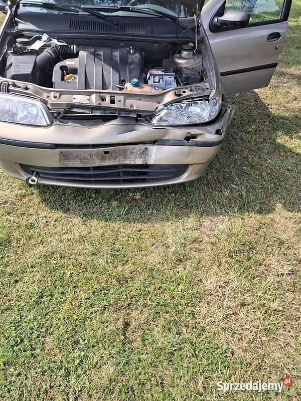 Używany 2003 Fiat Albea Sedan/Limuzyna | 2000 zł - Obraz 1/4