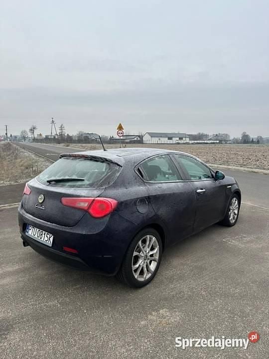 Używany 2011 Alfa Romeo Giulietta | 15 500 zł (Uczciwa cena) - Obraz 1/4