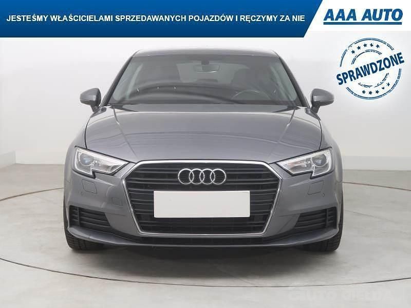 Używany Audi A3 150 KM (110 kW) 2020 Szary Sedan/Limuzyna