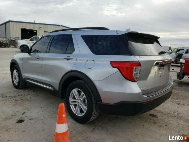 Używany Ford Explorer XLT 300 KM (220 kW) 2020 Srebrny SUV